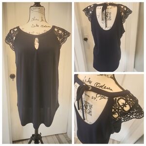 Dex lace sleeved navy top